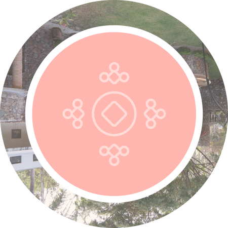 Símbolo que representa a Quinta Pichon, con formas geométricas y circulares.